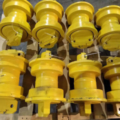 Каток опорный однобортный KOMATSU D65-EX15EO 14X-30-01020 14X-30-01020 Каток опорный однобортный KOMATSU D65-EX15EO 14X-30-01020 14X-30-01020